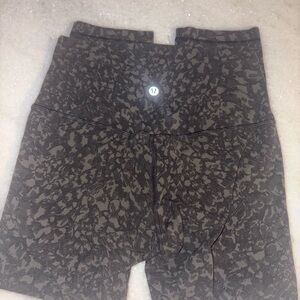 Lululemon Black Camouflage 3/4 Leggins